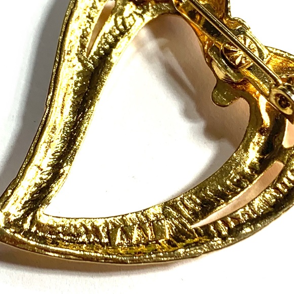 Vintage Signed Open Curved Heart Brooch Gold Tone Love Valentines Mothers Day - Picture 3 of 4